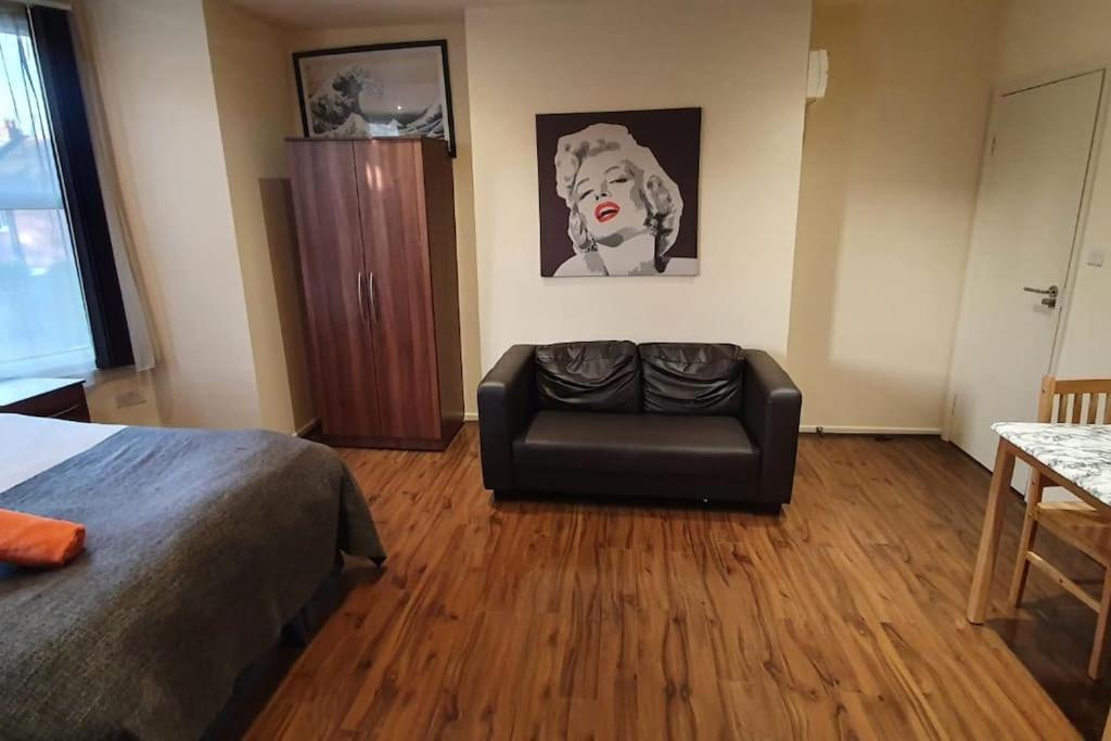 Studio 69 London Exteriör bild